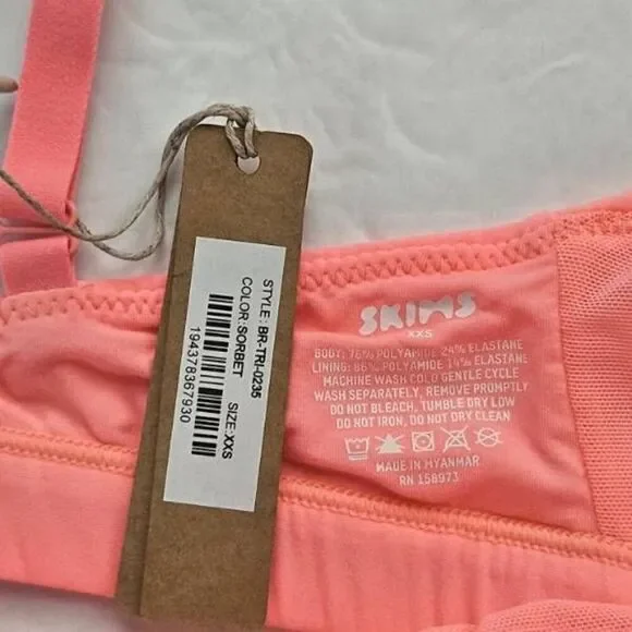 SKIMS CROSS FRONT TRIANGLE BRA NWT - Picture 8 of 11